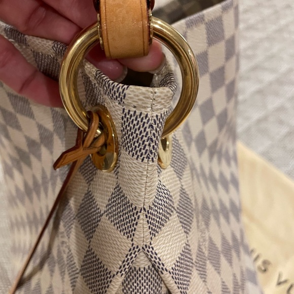 Authentic LOUIS VUITTON Damier Azur Artsy - Picture 4 of 13
